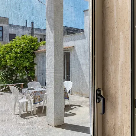 Bovio28 - Nel Centro Del Salento 펜션 카르미아노